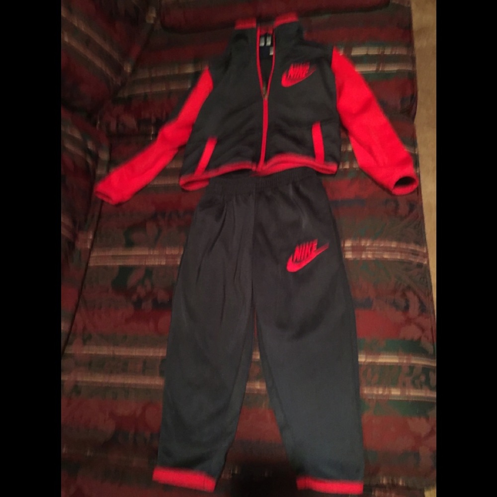 Nike Little Boys Jacket and Jogger Pants.